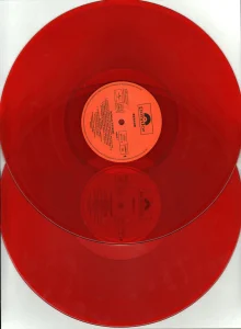 Les vinyles rouges.