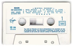 Blanche, écritures bleues.