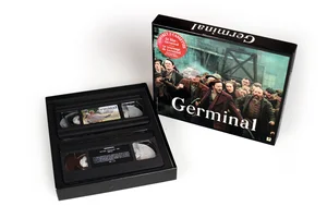 Le coffret contenant 2 K7 vidéo,
Les coulisses du tournage / Les film,
PATHE VIDEO.