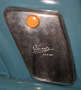 Le carter est signé et daté par Renaud (22/11/2010).