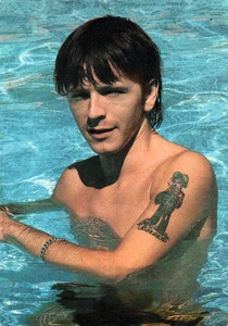 "Renaud",
pas de référence.