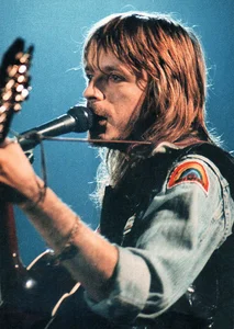 "Renaud",
pas de référence.