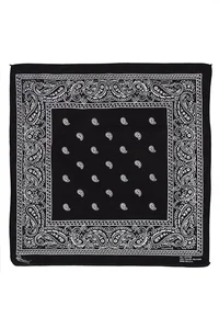 1988, Visage Pâle,
bandana noir.