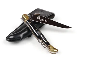 L'opinel, offerte par Renaud à son équipe lors d'une tournée.