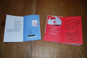 "Le Petit Oiseau Qui Chantait Faux!",
à gauche, le prototype,
à droite l'original vendu en magasin.